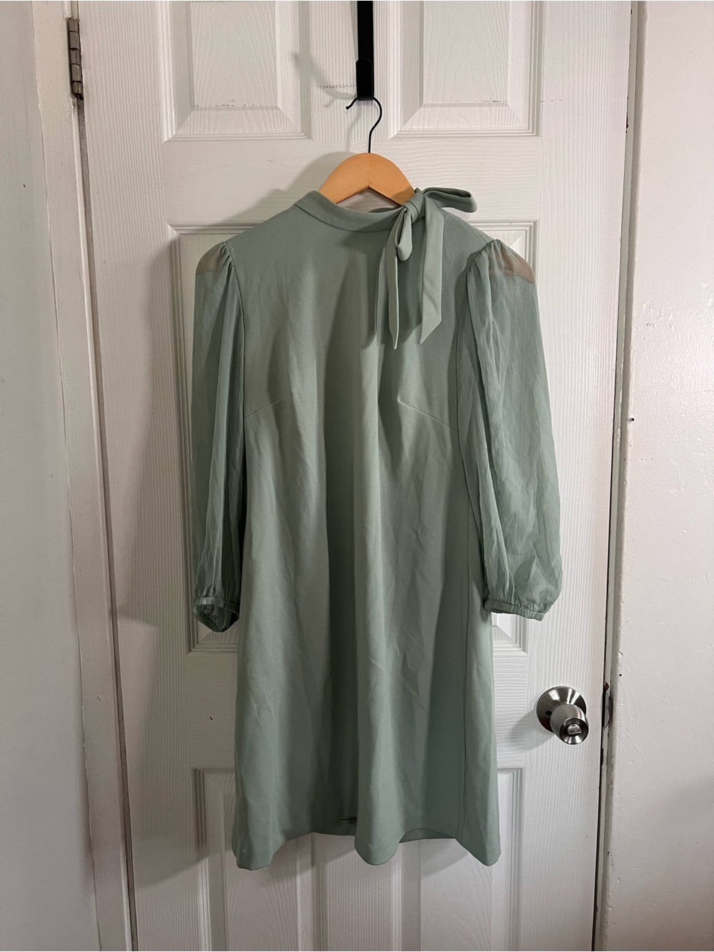 Calvin Klein Seafoam Green Dress | Knee Length | size 8 | Hick Neck Tie